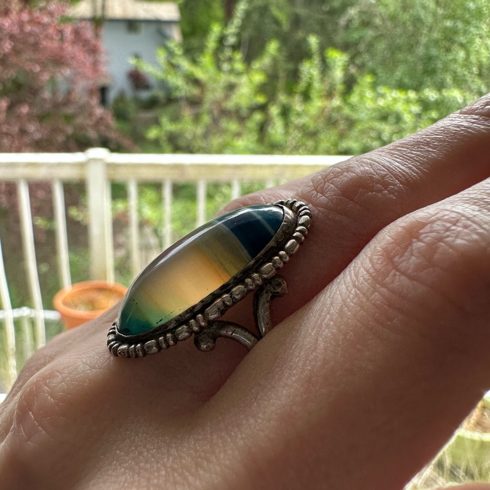 Luminous banded agate sterling silver ring size 7 - Picture 4 of 5